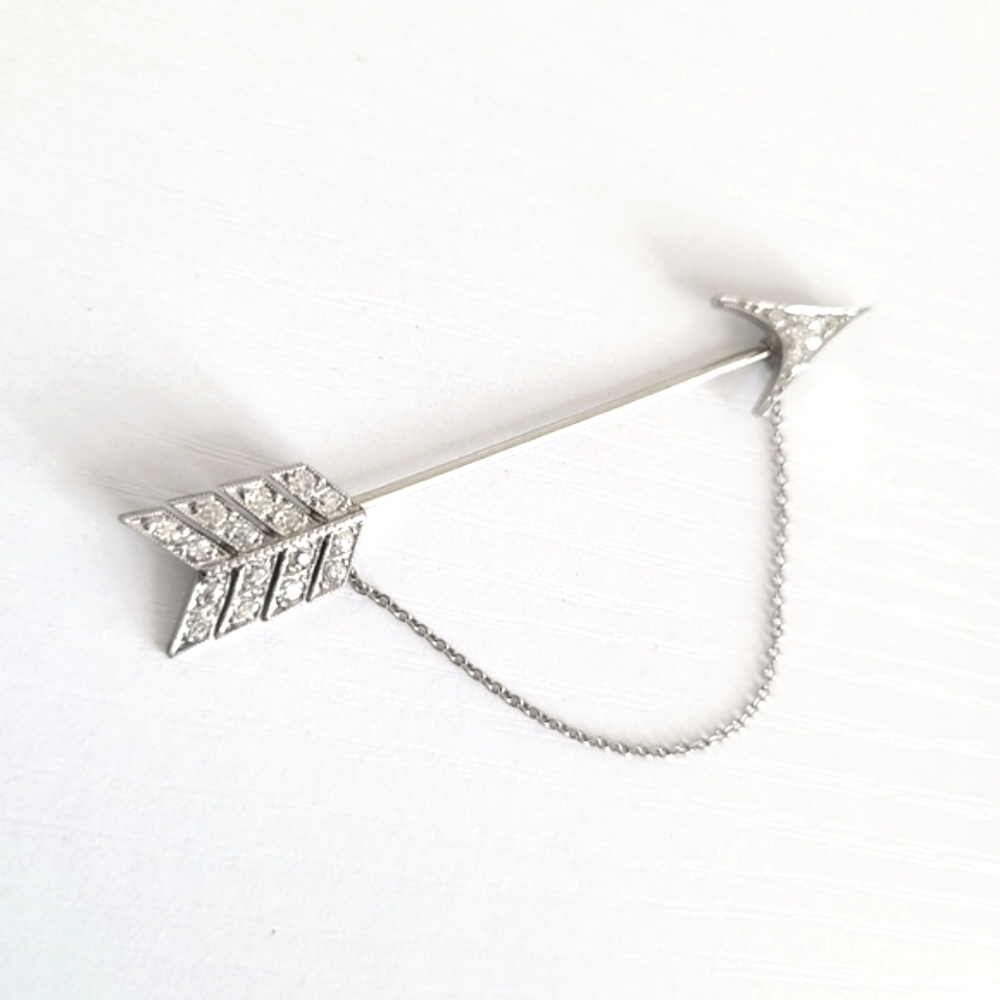 Antique Edwardian Art Deco 18K White Gold Natural Diamond Jabot Arrow Pin Brooch